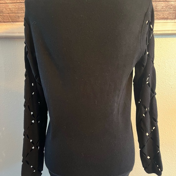 ♥️Roz & Ali Black Like New Woman’s Scoop Neckline Sweater Size Large - Picture 7 of 8